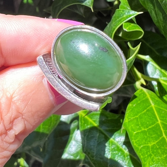 VINTAGE MODERNIST DESIGN JADE NEPHRITE CABOCHON RING 925 STERLING SILVER UNIQUE - Picture 9 of 16